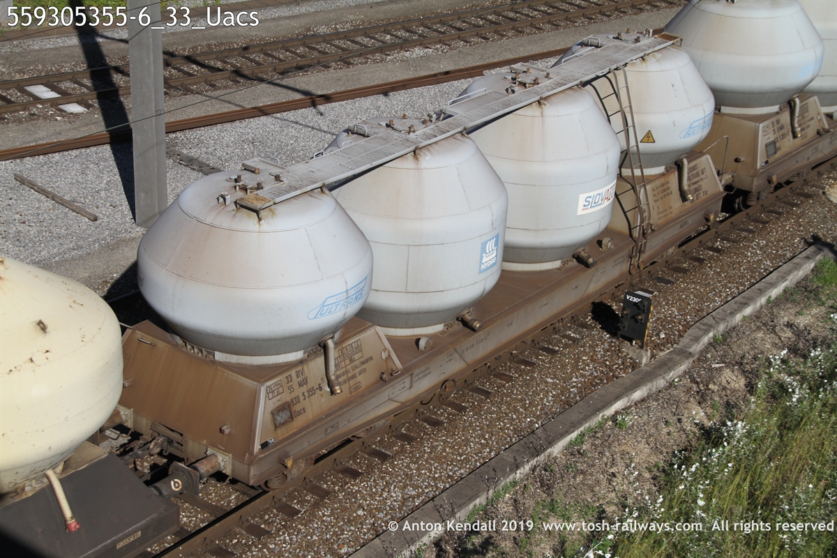 559305355-6_33_Uacs.JPG